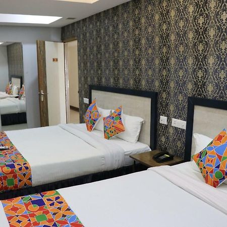 S.R. Residency Hotel Zirakpur Luaran gambar