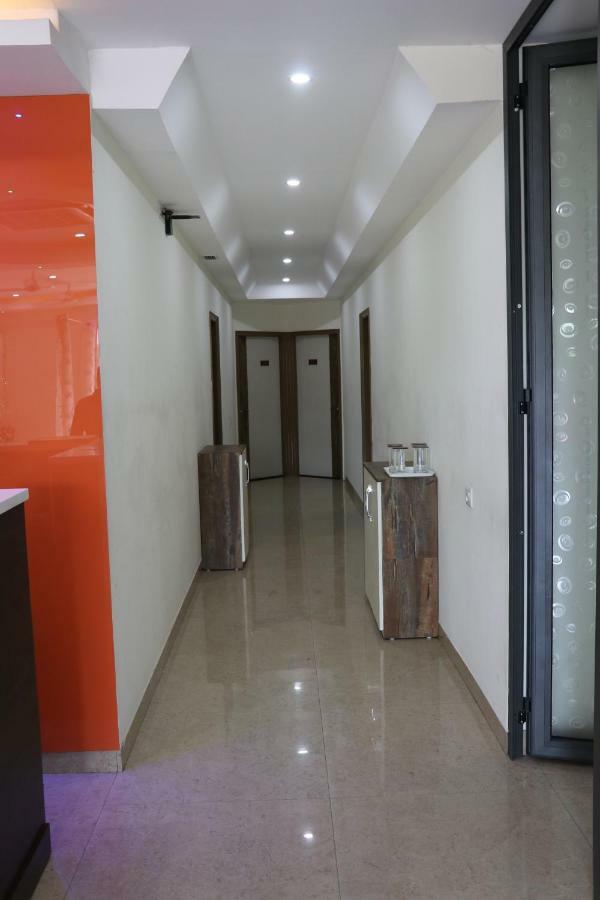 S.R. Residency Hotel Zirakpur Luaran gambar