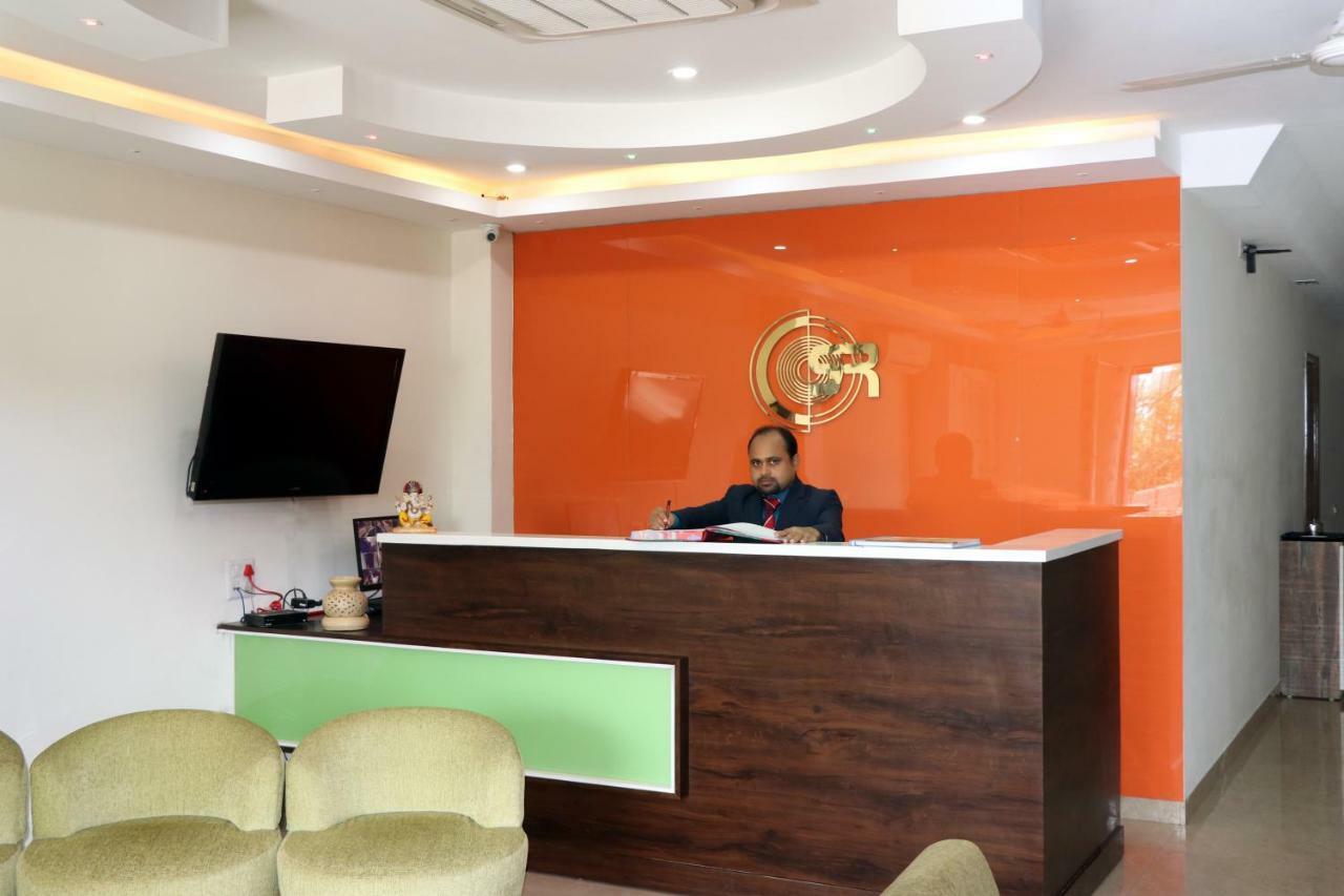 S.R. Residency Hotel Zirakpur Luaran gambar