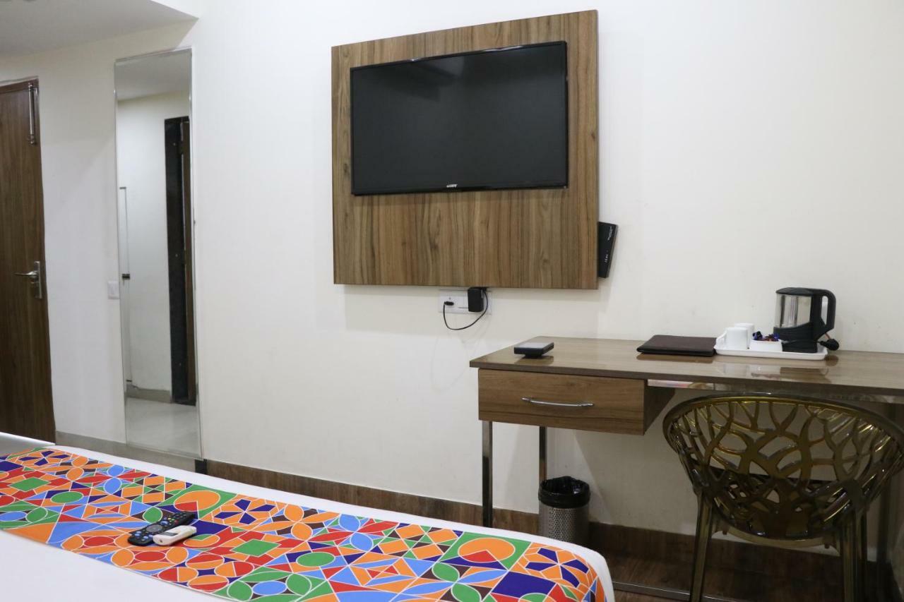 S.R. Residency Hotel Zirakpur Luaran gambar