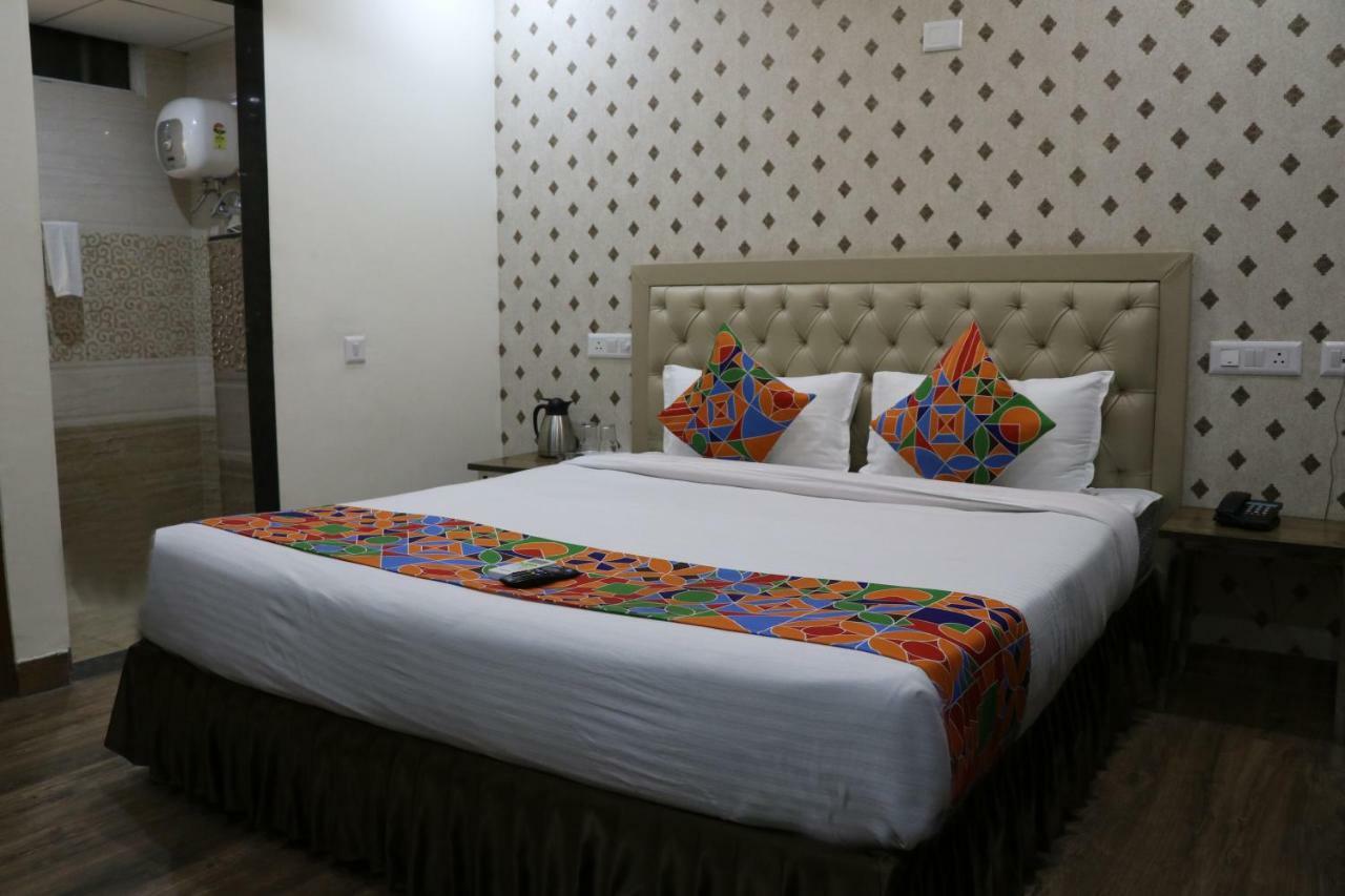 S.R. Residency Hotel Zirakpur Luaran gambar