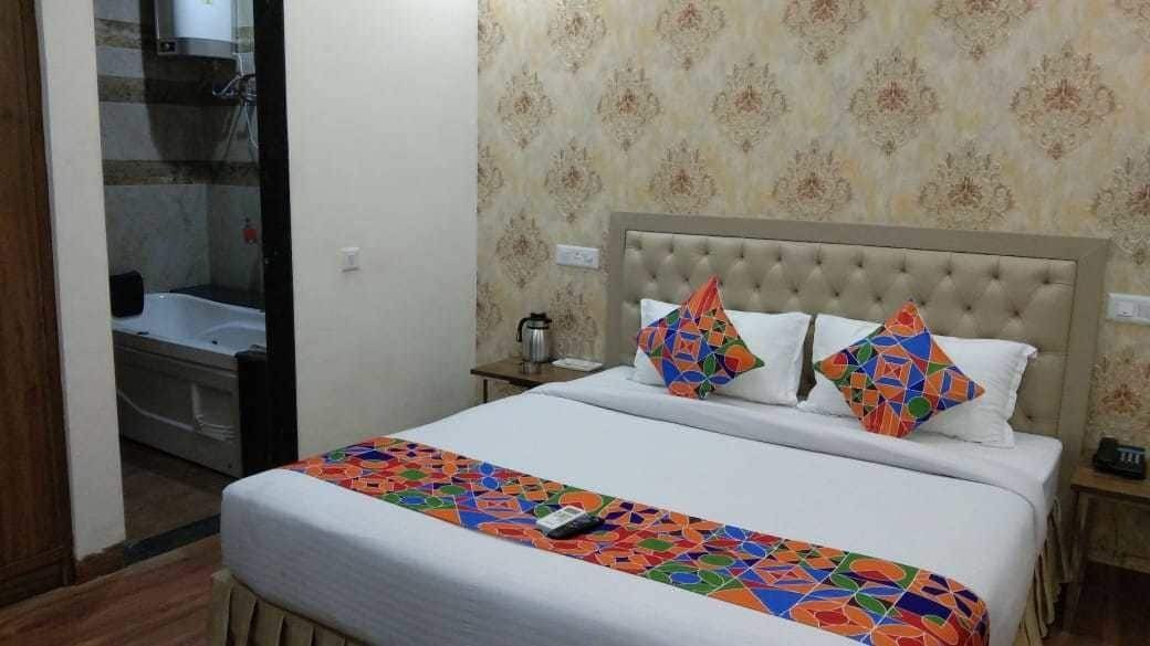 S.R. Residency Hotel Zirakpur Luaran gambar