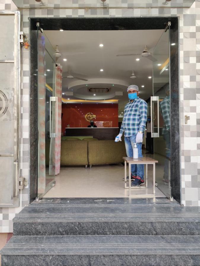 S.R. Residency Hotel Zirakpur Luaran gambar