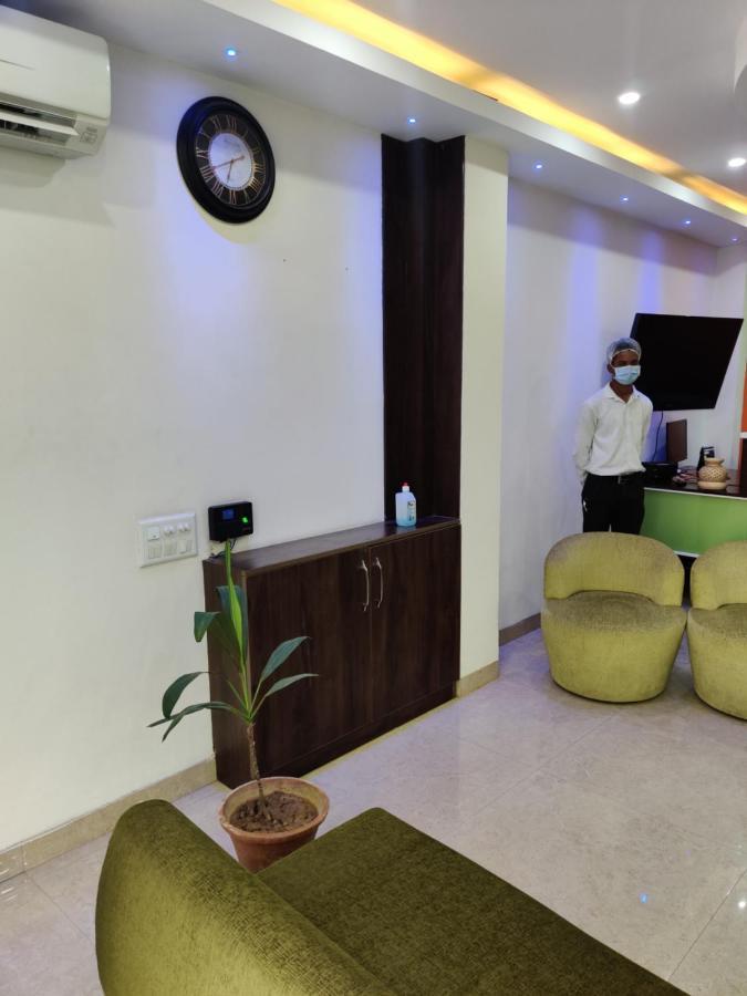 S.R. Residency Hotel Zirakpur Luaran gambar